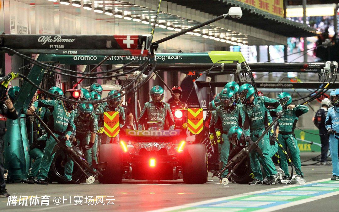 目前卡卢卢、克亚尔、佩莱格里诺都已经受伤，而在佳夫受伤后，目前米兰一线队唯一可用的中卫是托莫里。